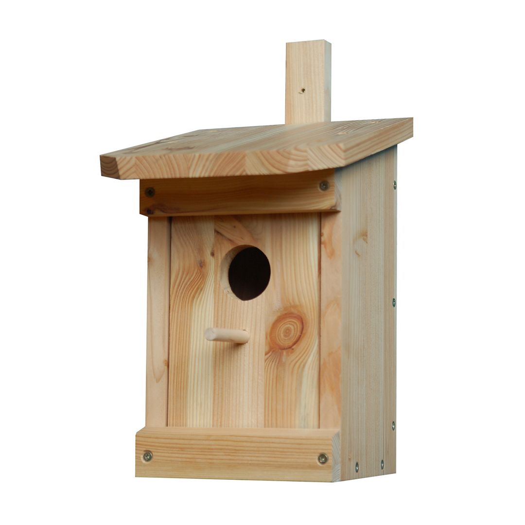 aufgebauter Starenkasten aus Holz